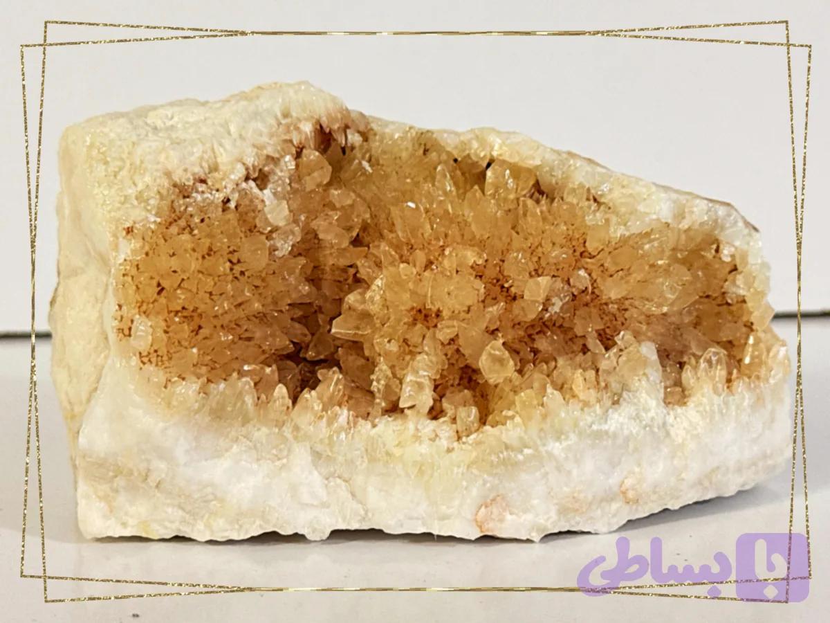 ژئود کلسیت کرم طلایی سوزنی