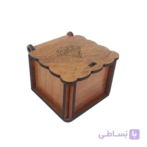 جعبه انگشتر و هدیه الماس کد (2009) — تصویر 1