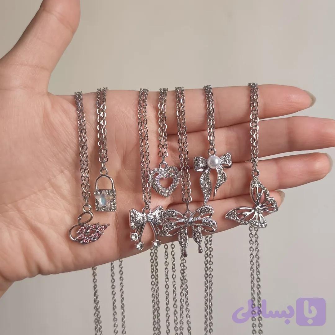 گردنبند نگینی ظریف و دخترانه
