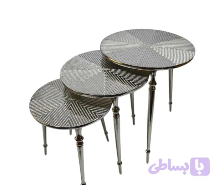 میز عسلی آلمینیومی خطی نقره ای — تصویر 1