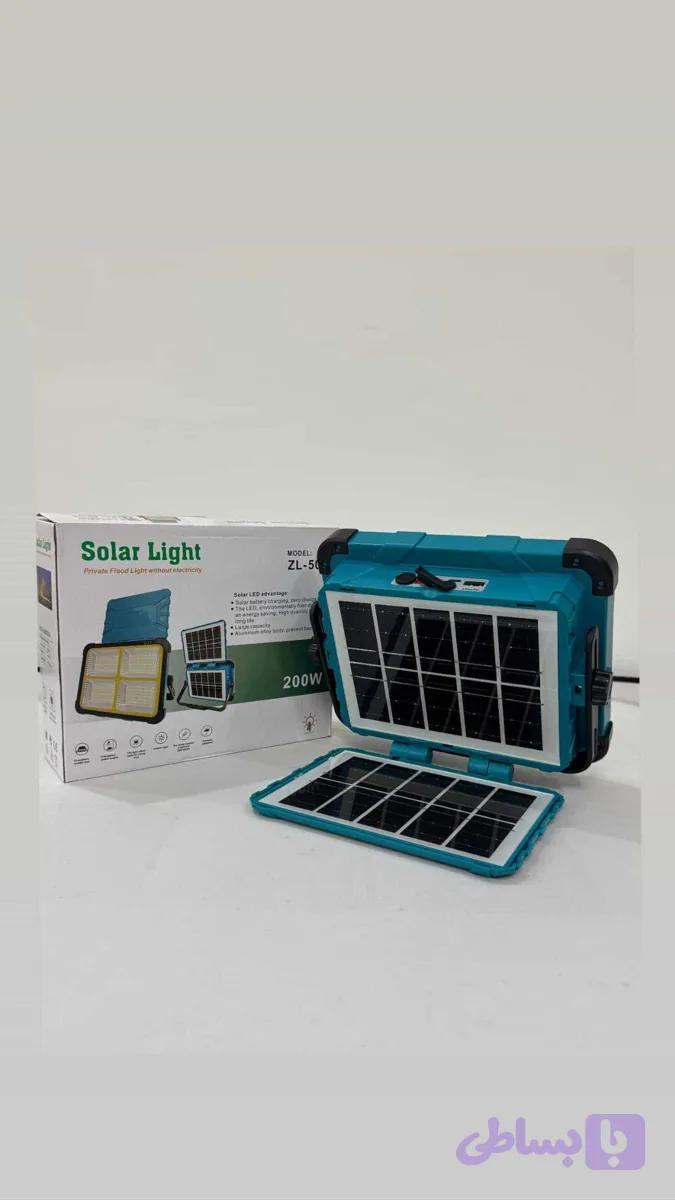 چراغ پروژکتور شارژی خورشیدی Solar Light مدل ZL-501 توان 200 وات تا شو با ماندگای 12 ساعته بعد از هر شارژ