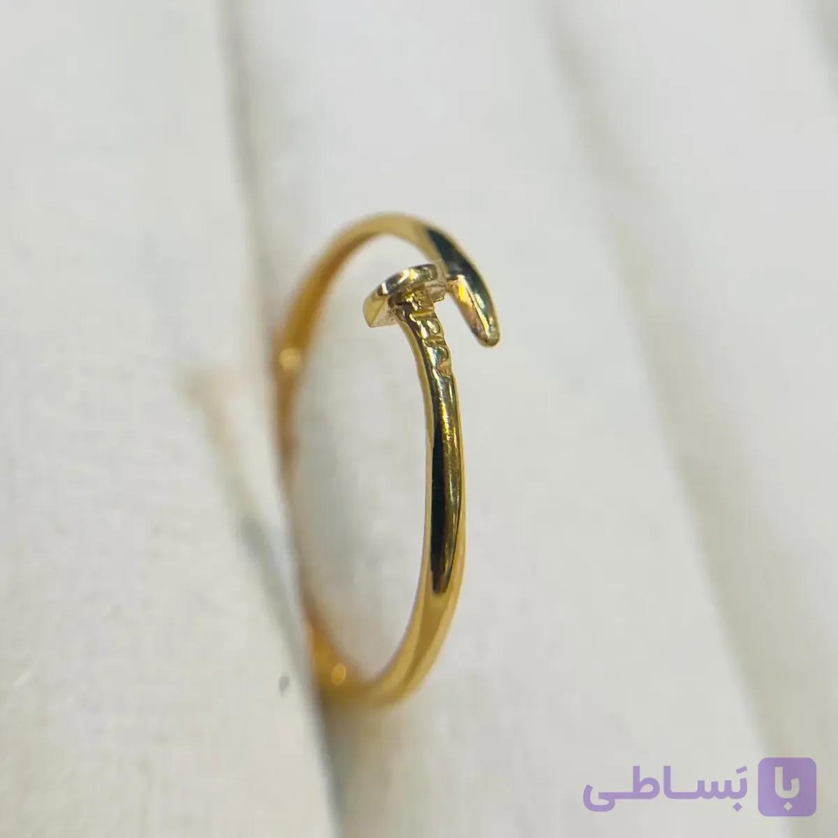 انگشتر طلا 18 عیار میخ کارتیه وزن 1.070 گرم اجرت ساخت ۸ درصد کد GD01 000295