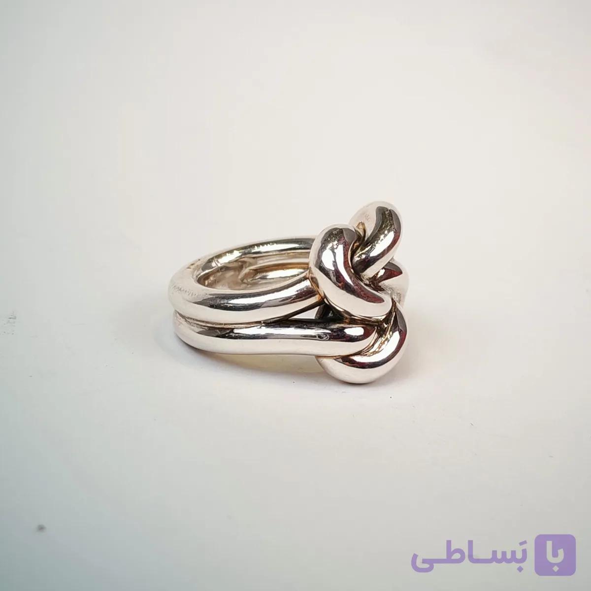 انگشتر نقره زنانه وارداتی طرح گره مدرن با جلوه حجیم وارداتی تک نسخه مخصوص خاص پسندان