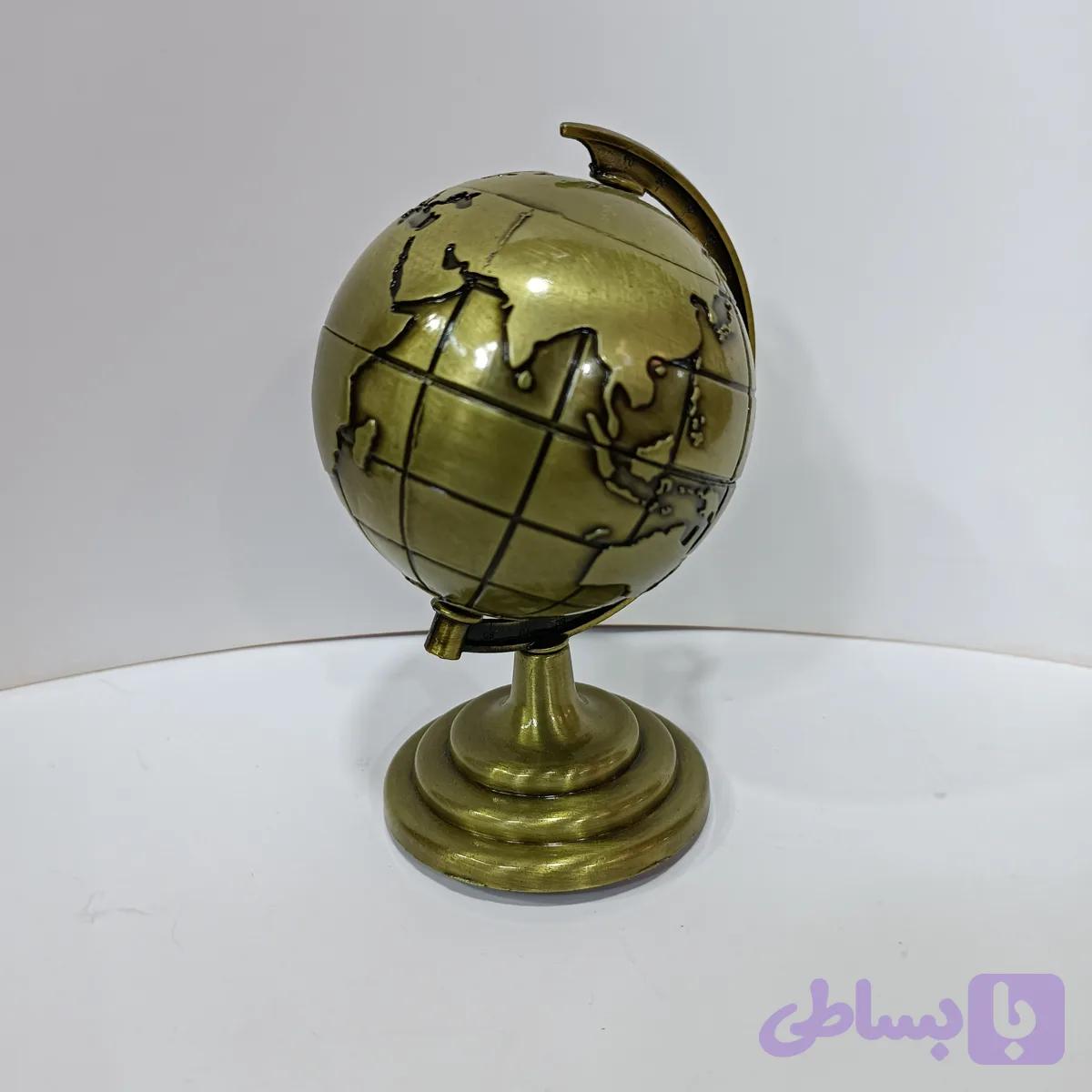 کره زمین فلزی