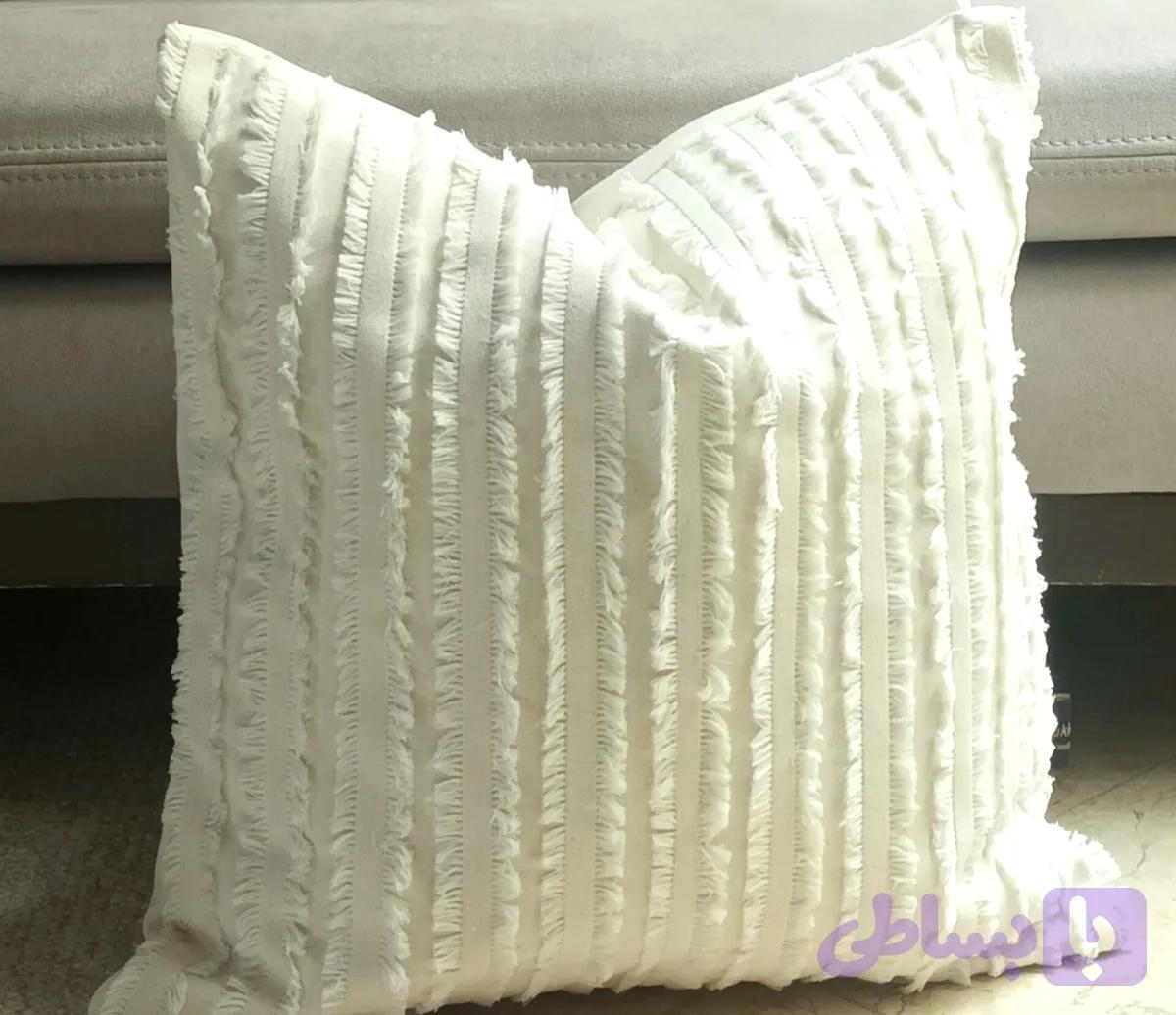 کوسن کتان مدل روریشه کامل برند نخ سفید رنگ شیری سایز 48*48