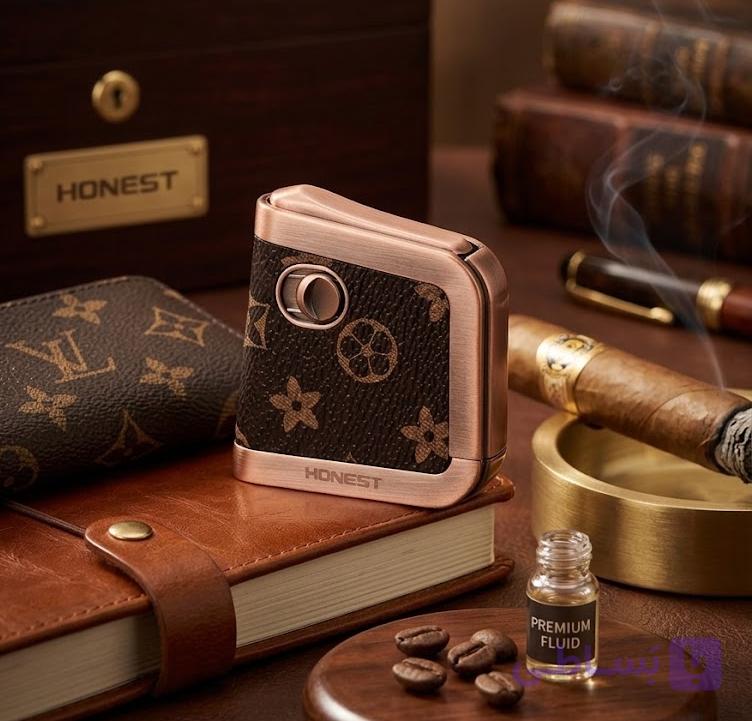 فندک بنزینی آنست (HONEST) طرح لویی ویتون با بدنه چرمی و فریم مسی | فروشگاه بارزار