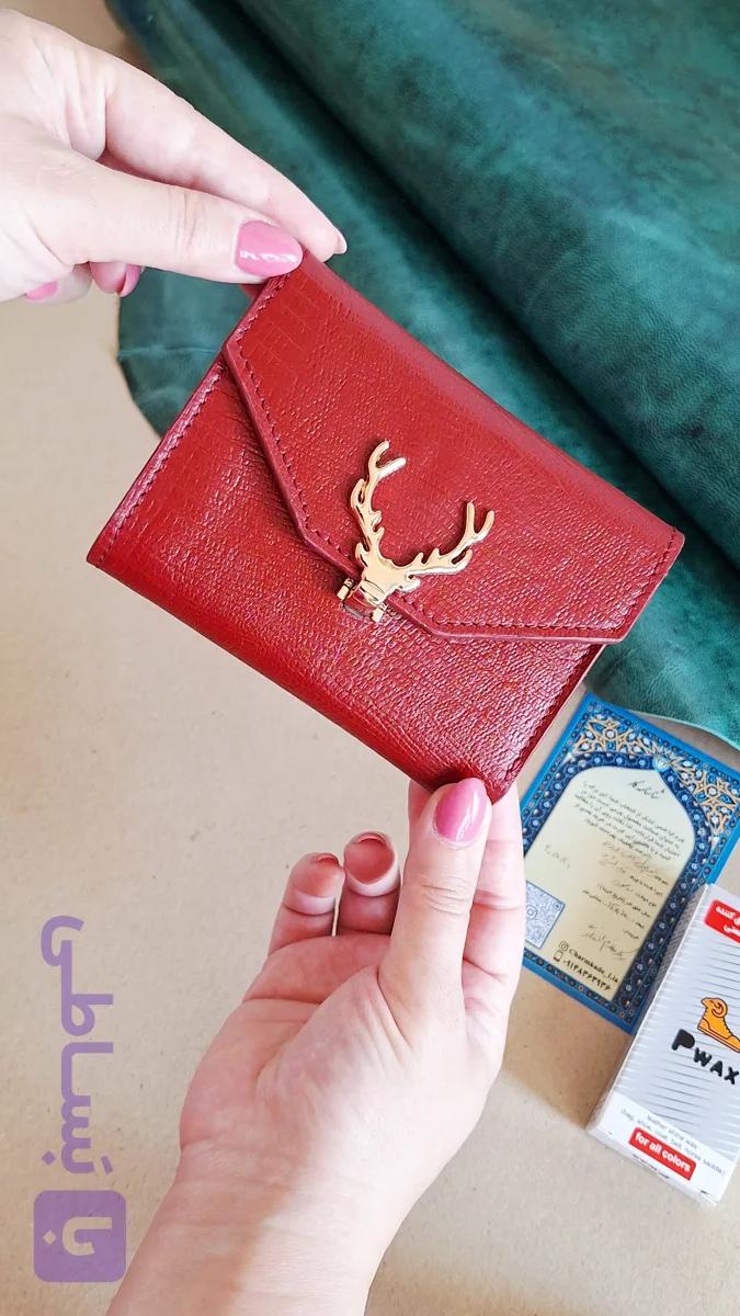 کیف پول جیبی زنانه و دخترانه چرم طبیعی طرح ۳لت مناسب استفاده روزمره