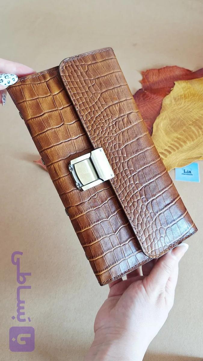 کیف طلا،  آلبوم چک ۳ لت چرم طبیعی مدل رسمی و کلاسیک