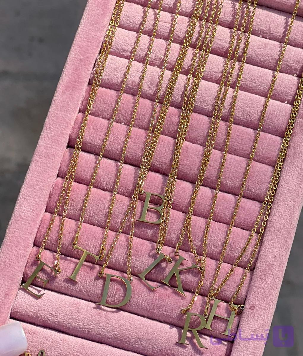 گردنبند حرف لاتین — تصویر 1