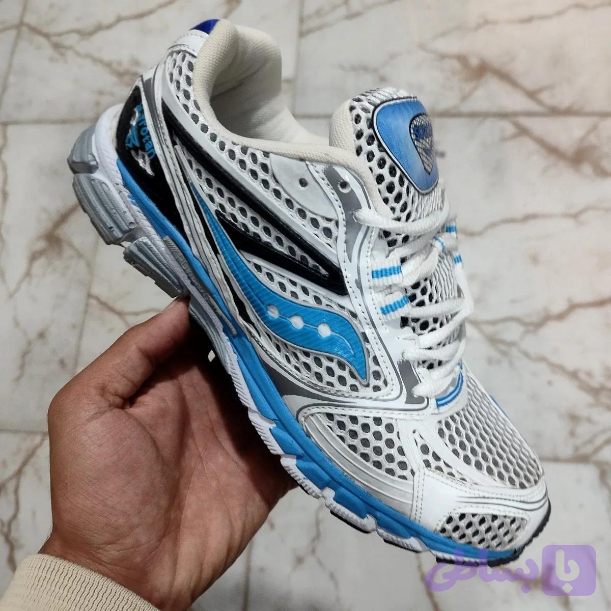 کفش مردانه ساکنی - saucony رنگ سفید آبی