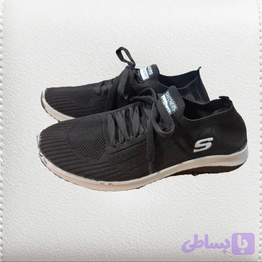 کفش اسکیچرز