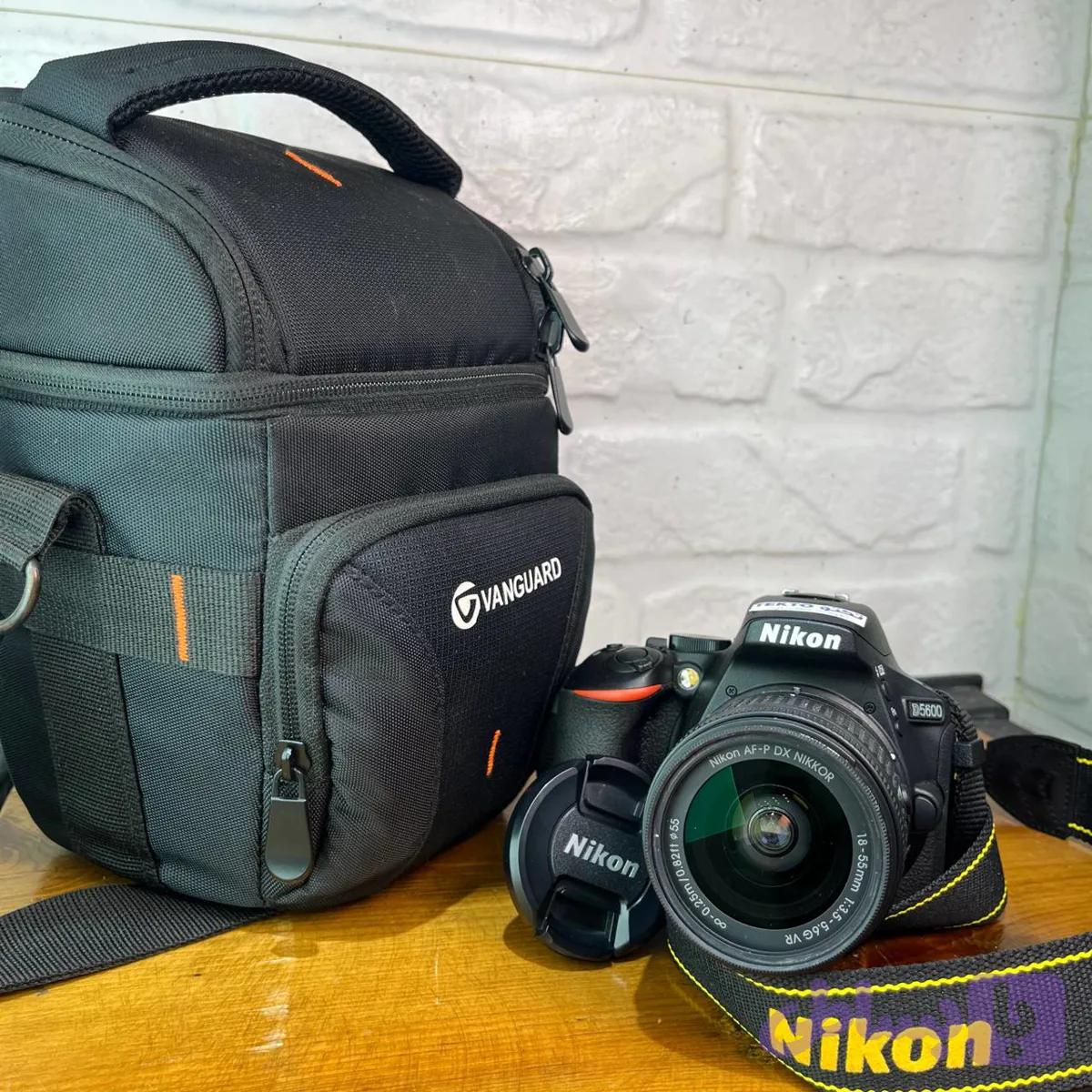 دوربین نیکون Nikon D5600 با لنز 18-55mm VR