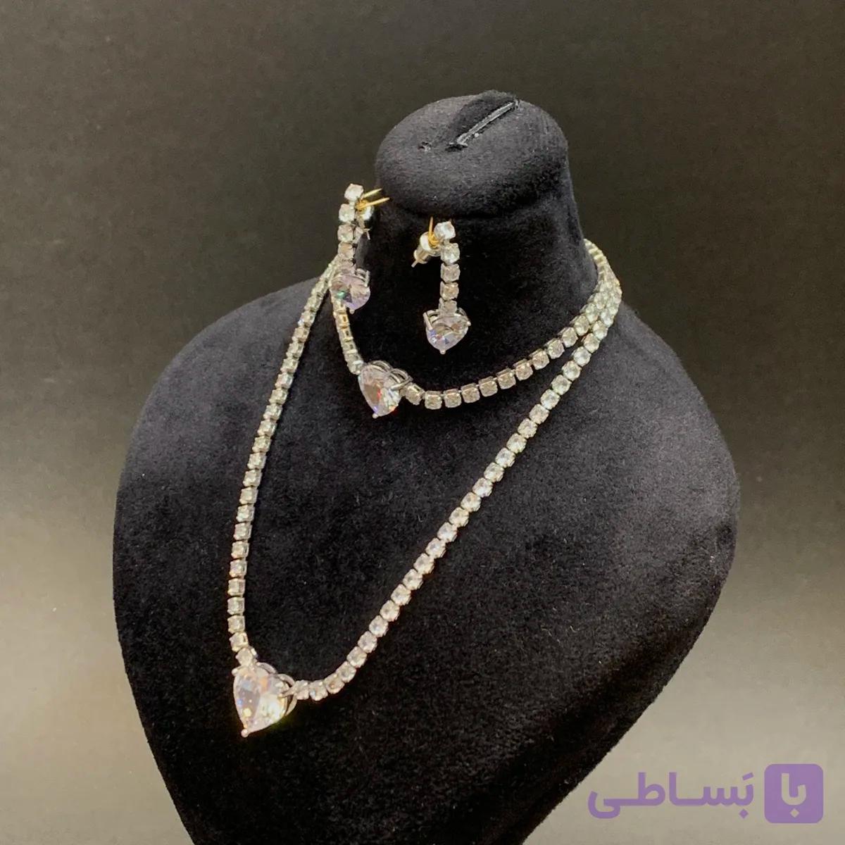 نیم ست استیل ام سی نگین‌دار با آبکاری رادیوم، رنگ ثابت، ضدحساسیت و نگین‌های پایه‌کاری شده ضد ریزش