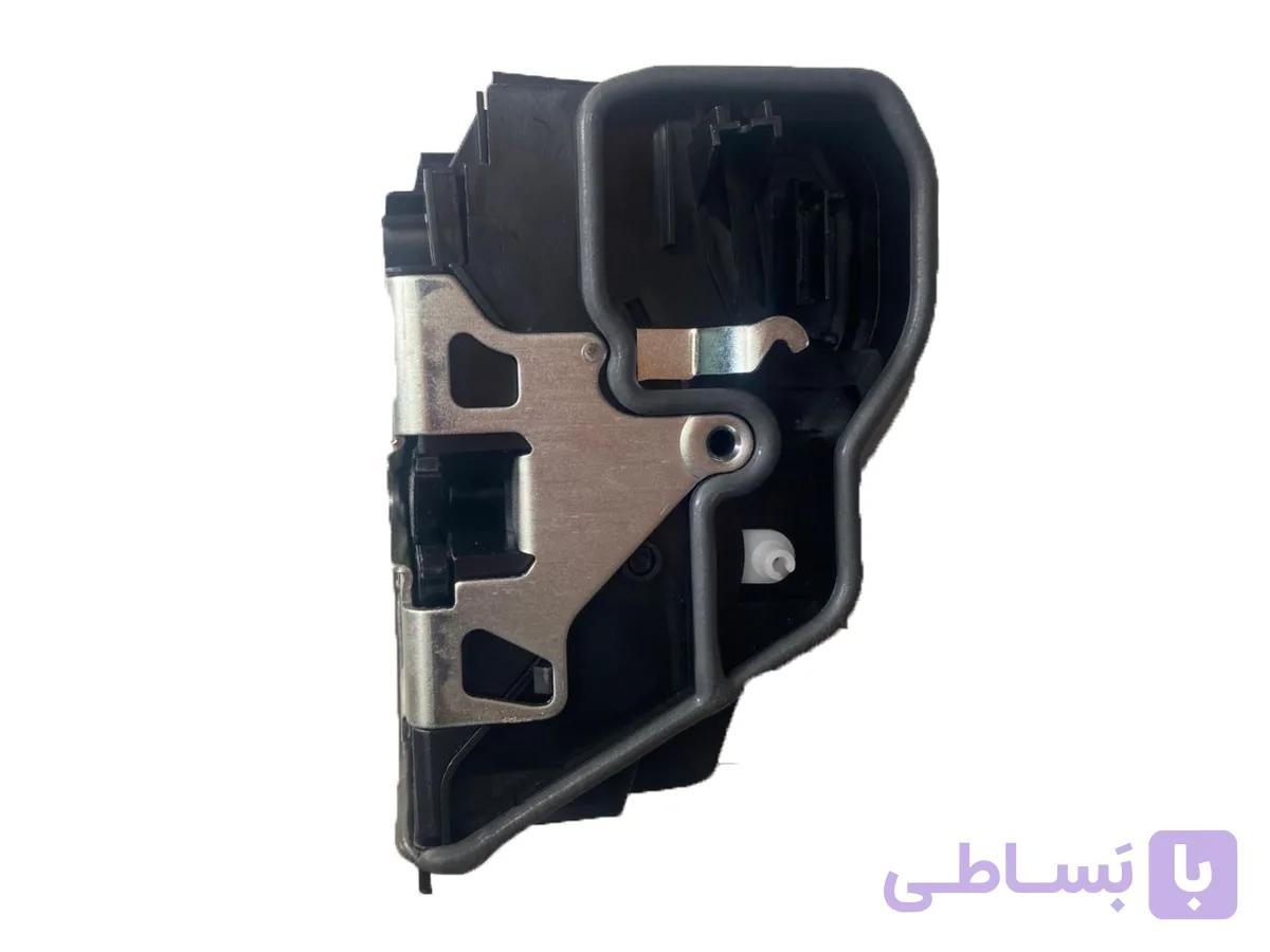 قفل درب جلو راست E90