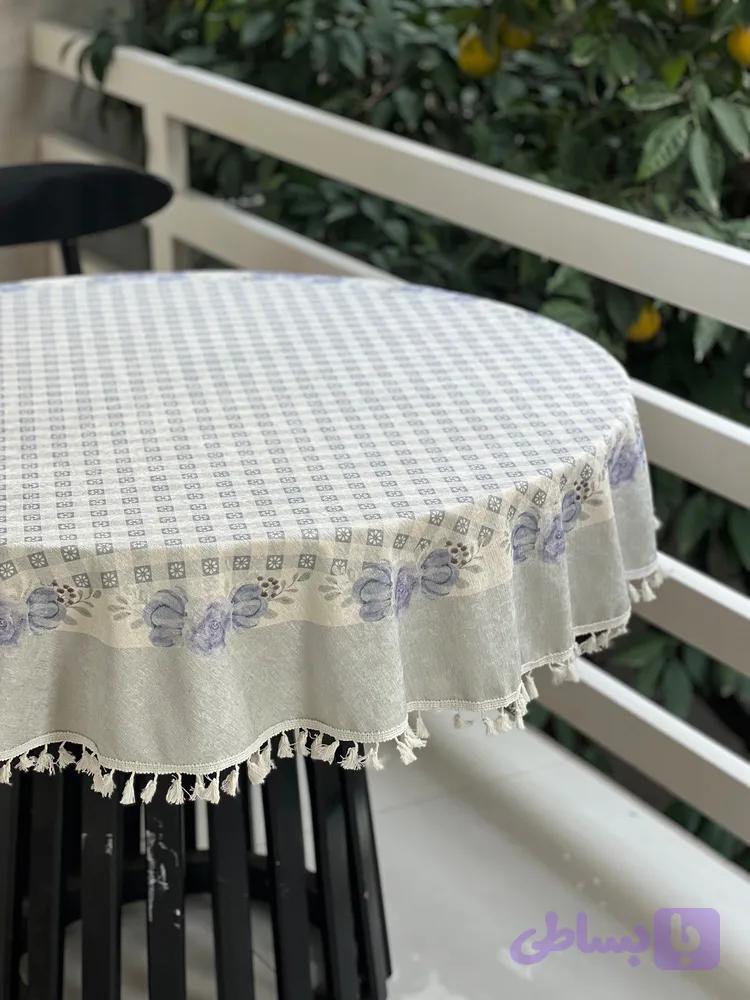 رومیزی گرد ضدلک طرح زنبق