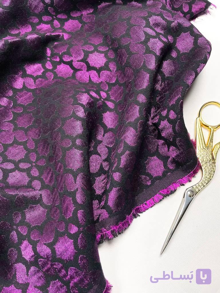 پارچه ژاکارد ویسکوز ترک گل‌دار مشکی بنفش متالیک Nuit de Byzance Viscose — Made for Robert Graham — تصویر 1