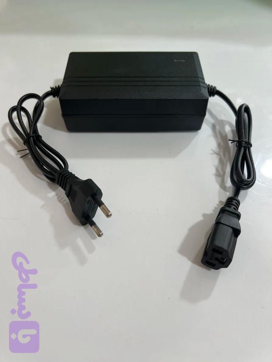 شارژر فابریکی باتری سمپاش شارژی ۱۲ ولت ۱٫۷ آمپر