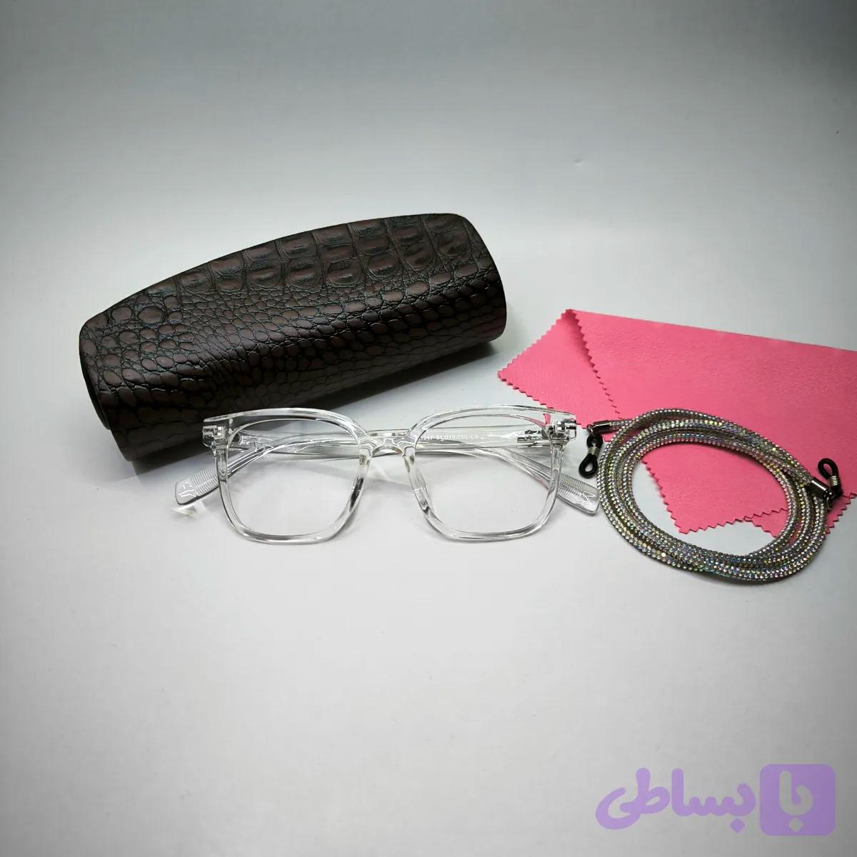 عینک طبی زنانه بلوکات کد ۱۰۴۷