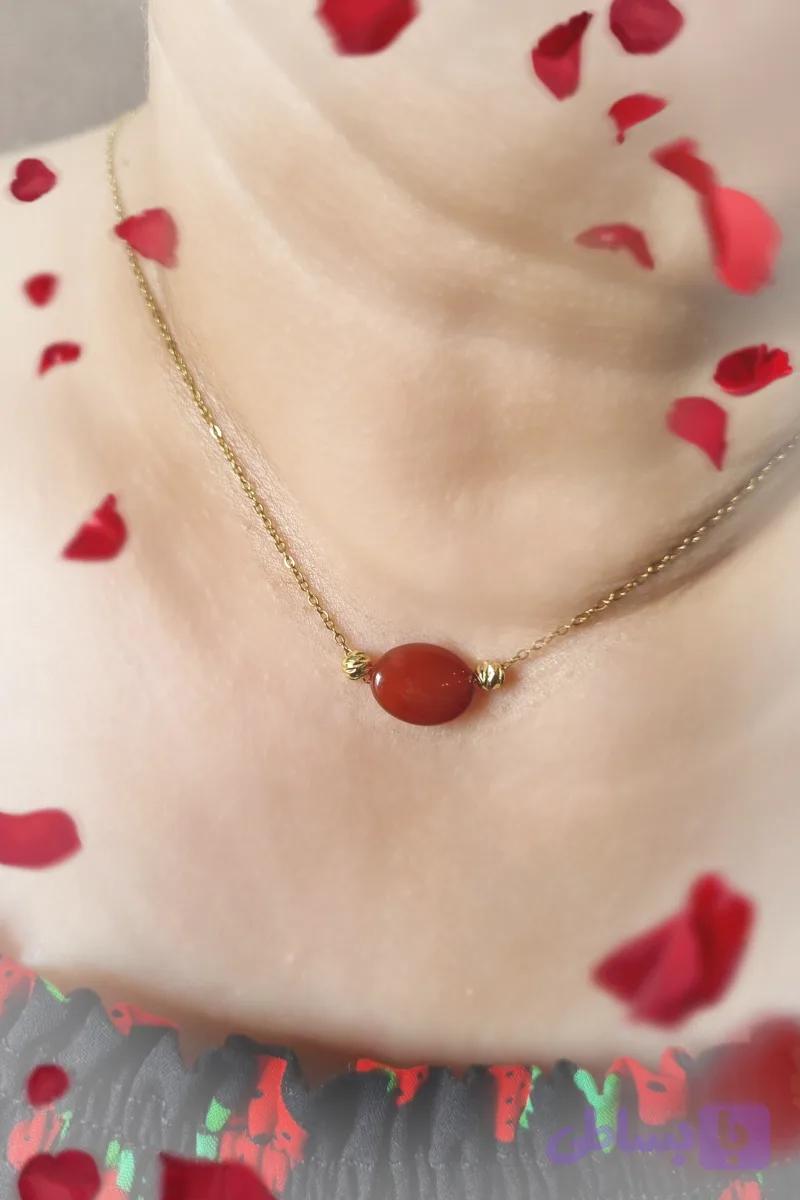 گردنبند سنگ و گوی البرنادو زنانه توکا گالری طرح کلاسیک