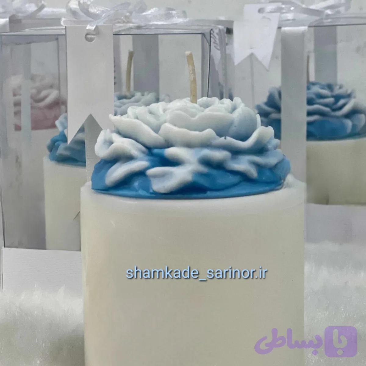 شمع گل آلاله کفه دار.شاین دار و معطر.دیرسوز.با جعبه طلقی و لیبل. هدیه‌ای شیک و خاص