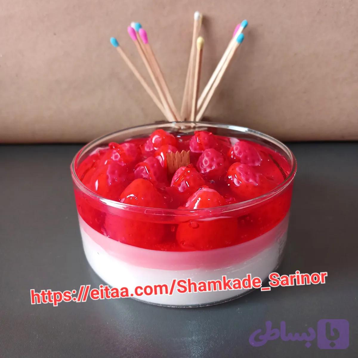 شمع کاسه شیشه‌ای.مدل دسر توت‌فرنگی‌ .پارافین ژله‌ای.دست‌ساز.بسته‌بندی شده