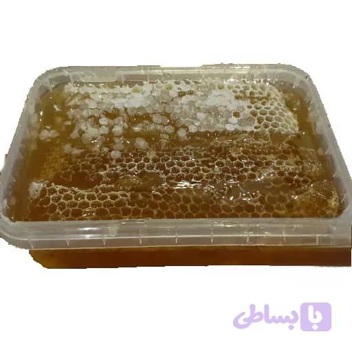 عسل موم دار