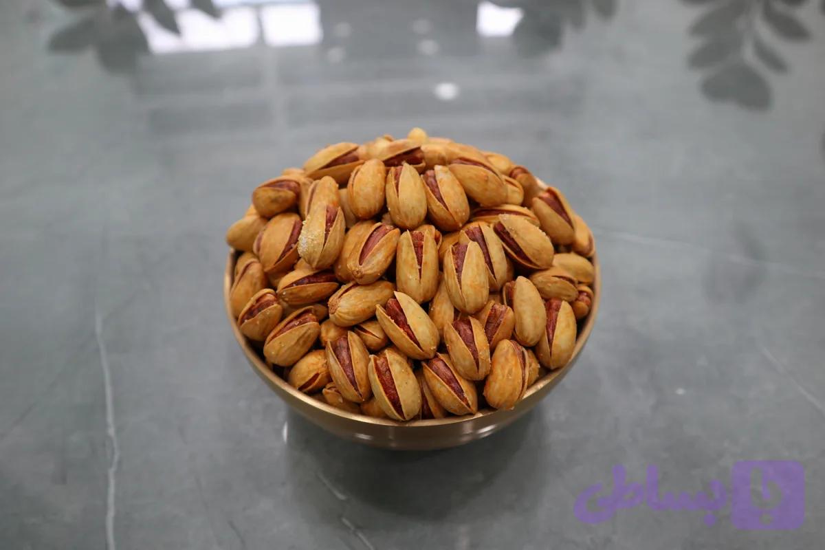 پسته اکبری شور زعفرانی