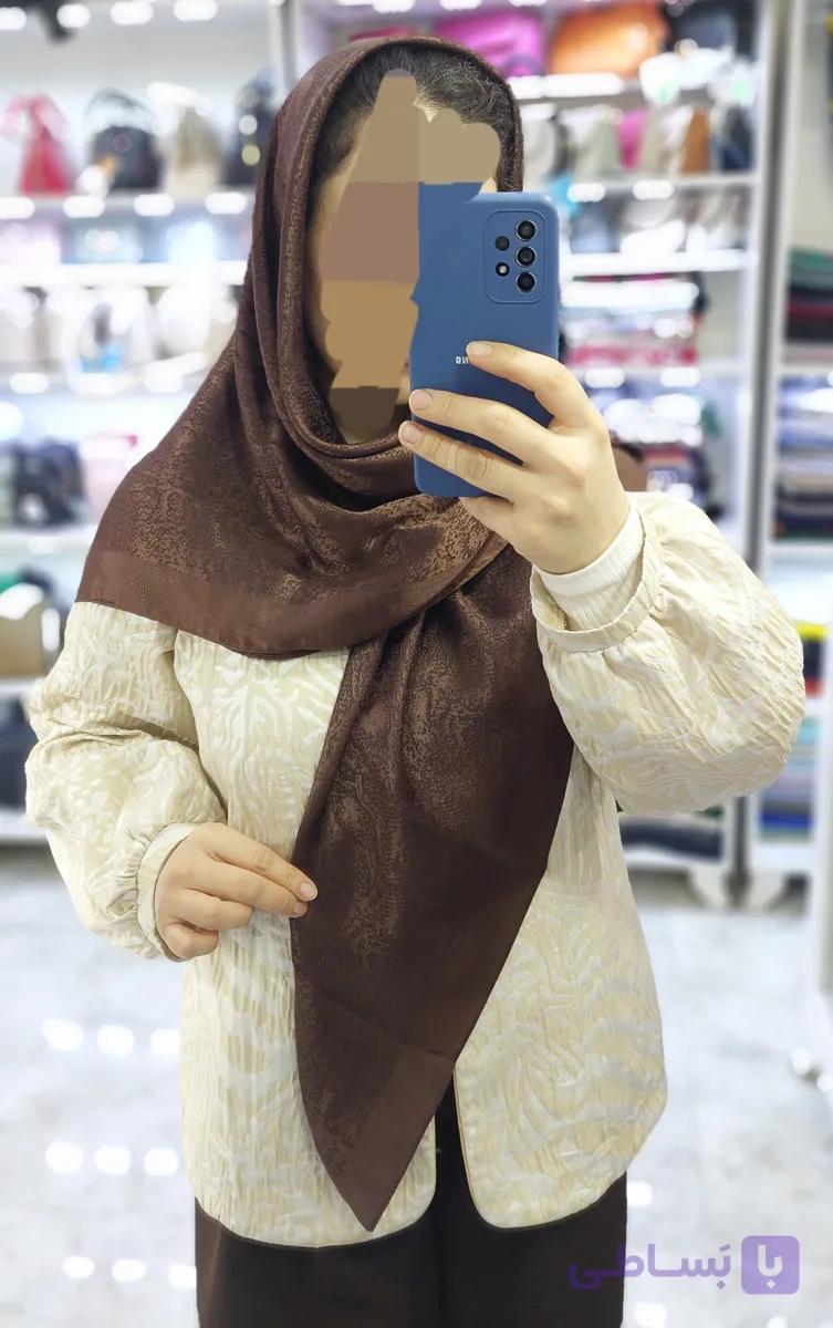 روسری ژاکارد پتینه شاین دار رنگ قهوه ای قواره ۱۲۰
