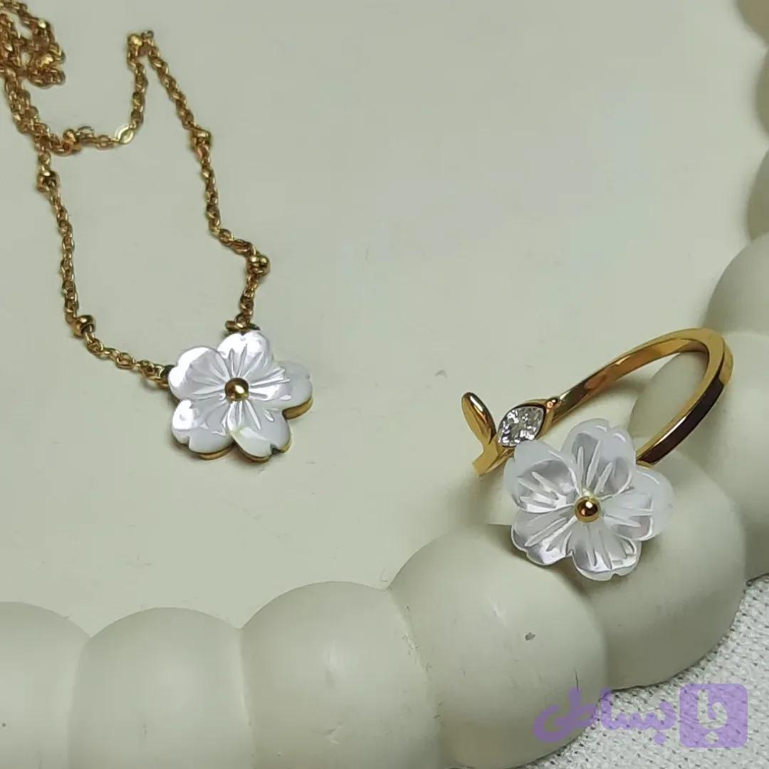 گردنبندشکوفه با صدف طبیعی