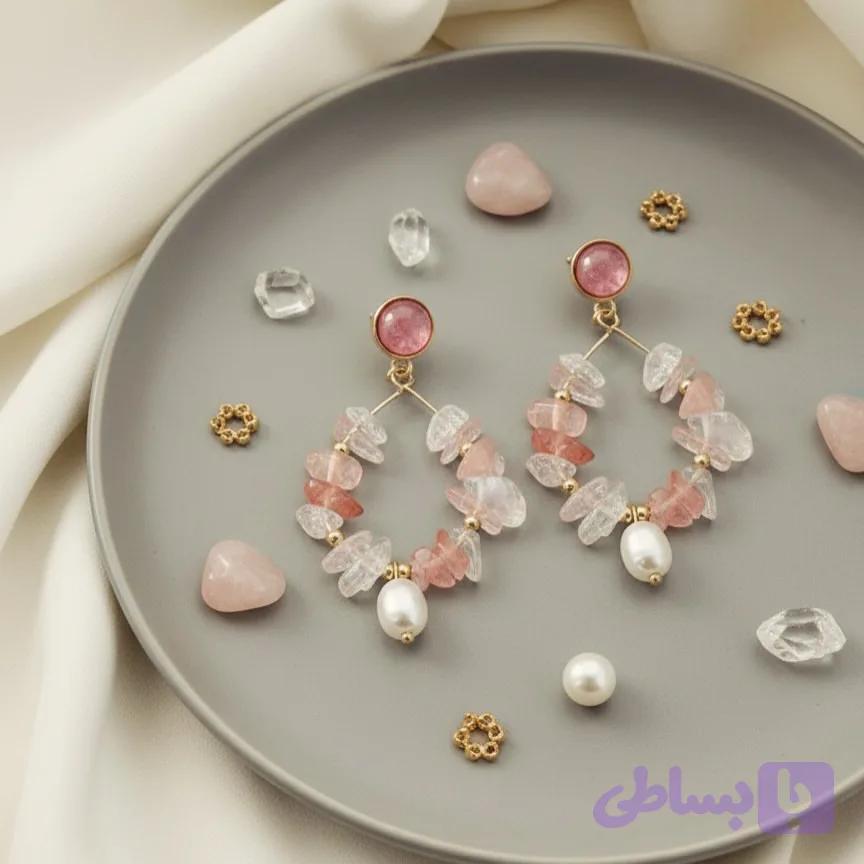 گوشواره‌ الماس‌گونه‌ی کوارتز صورتی و مروارید برند I AM