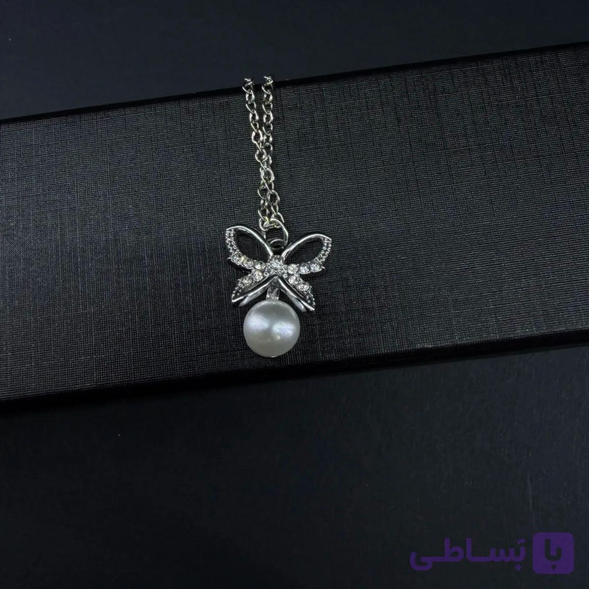 پلاک پروانه مرواریدی نقره ای