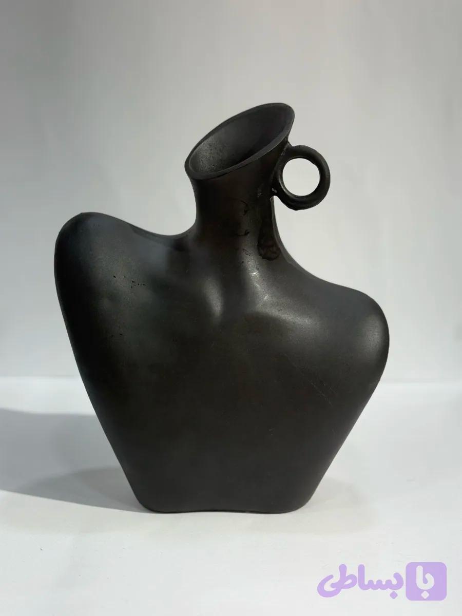 گلدان نیم تنه