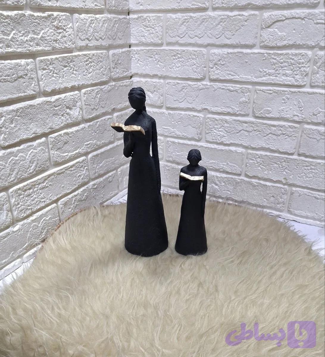 مجسمه مادر و فرزند