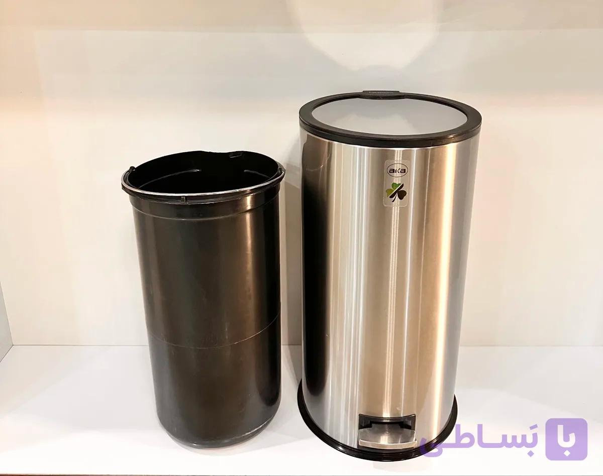سطل زباله 25لیتر آکا مدل پدالی درب آیینه ای