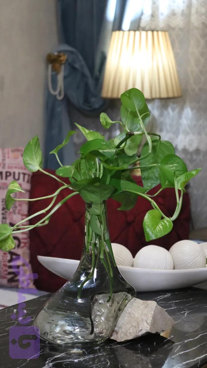 گلدون دفرمه زیر سنگی