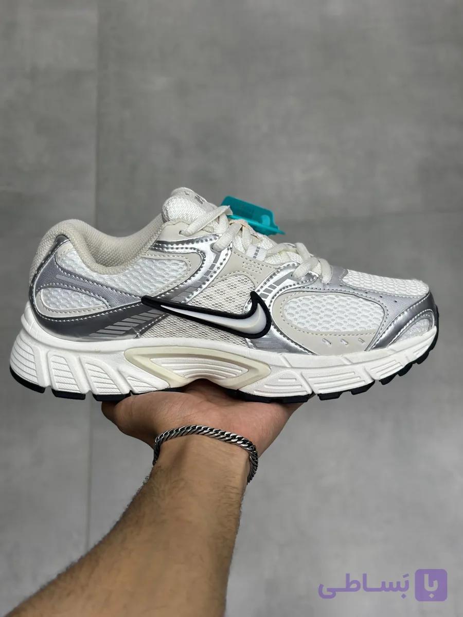کتونی رانینگ نایک وی ۵ سفید کرم طوسی | Nike V5 RNR White Cream Grey — تصویر 1