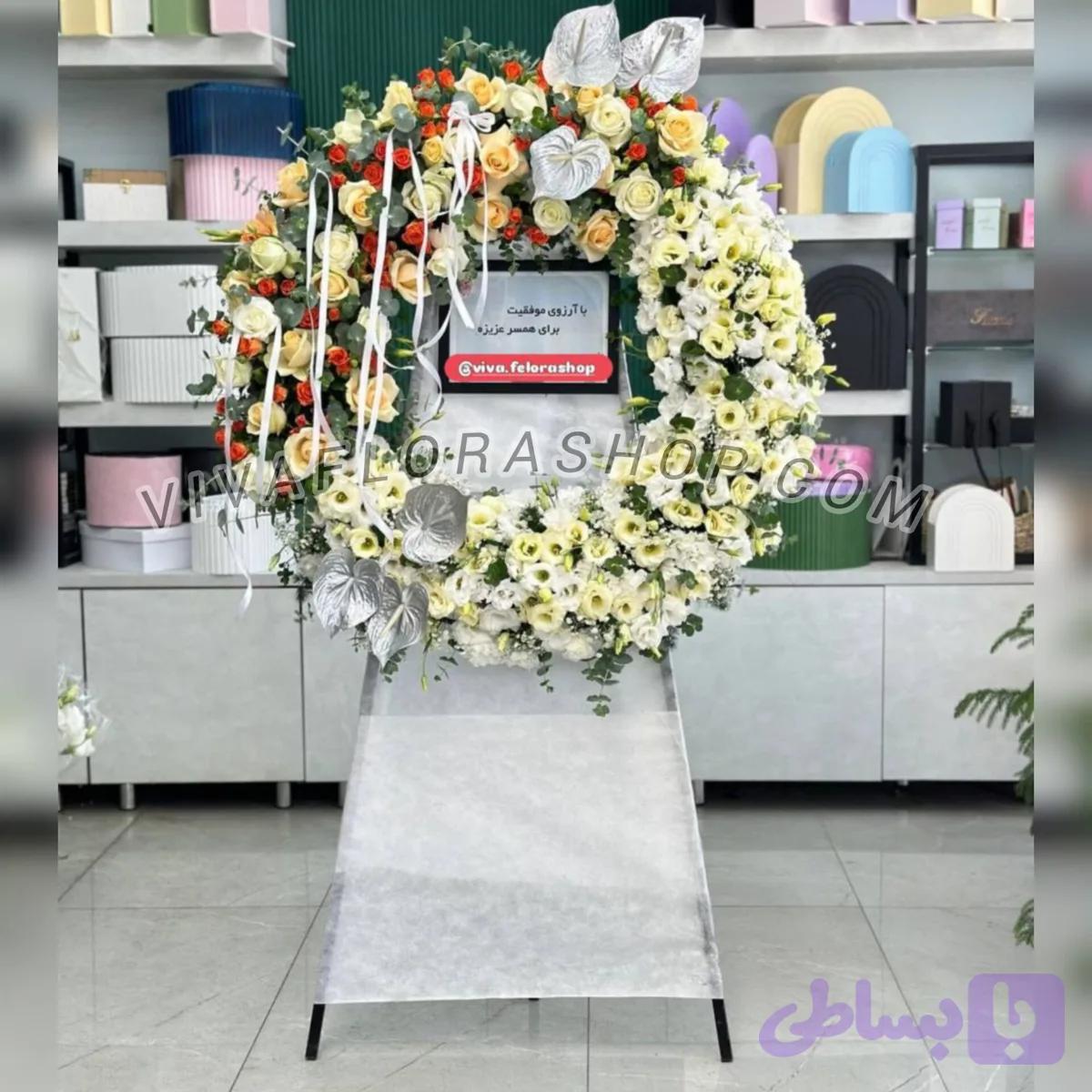 تاج گل حلقه ی سفیر سپید