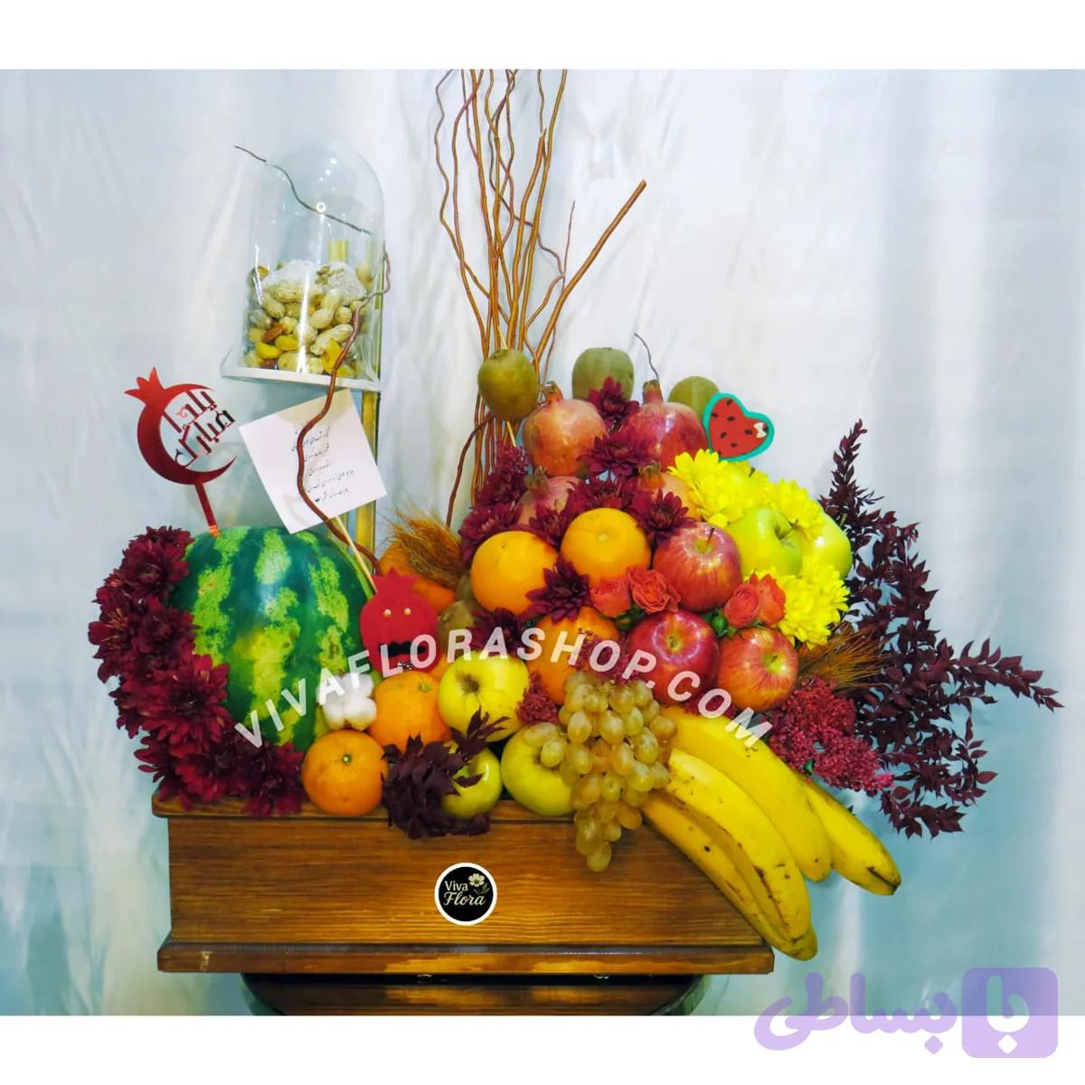 باکس گل یلدای سرخ و طلایی