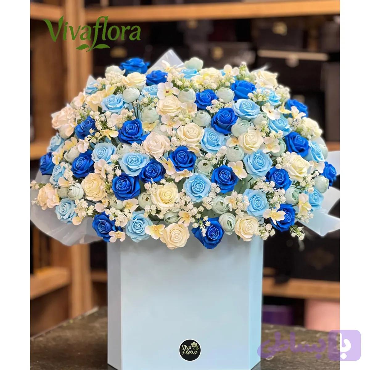 باکس گل مصنوعی آبی