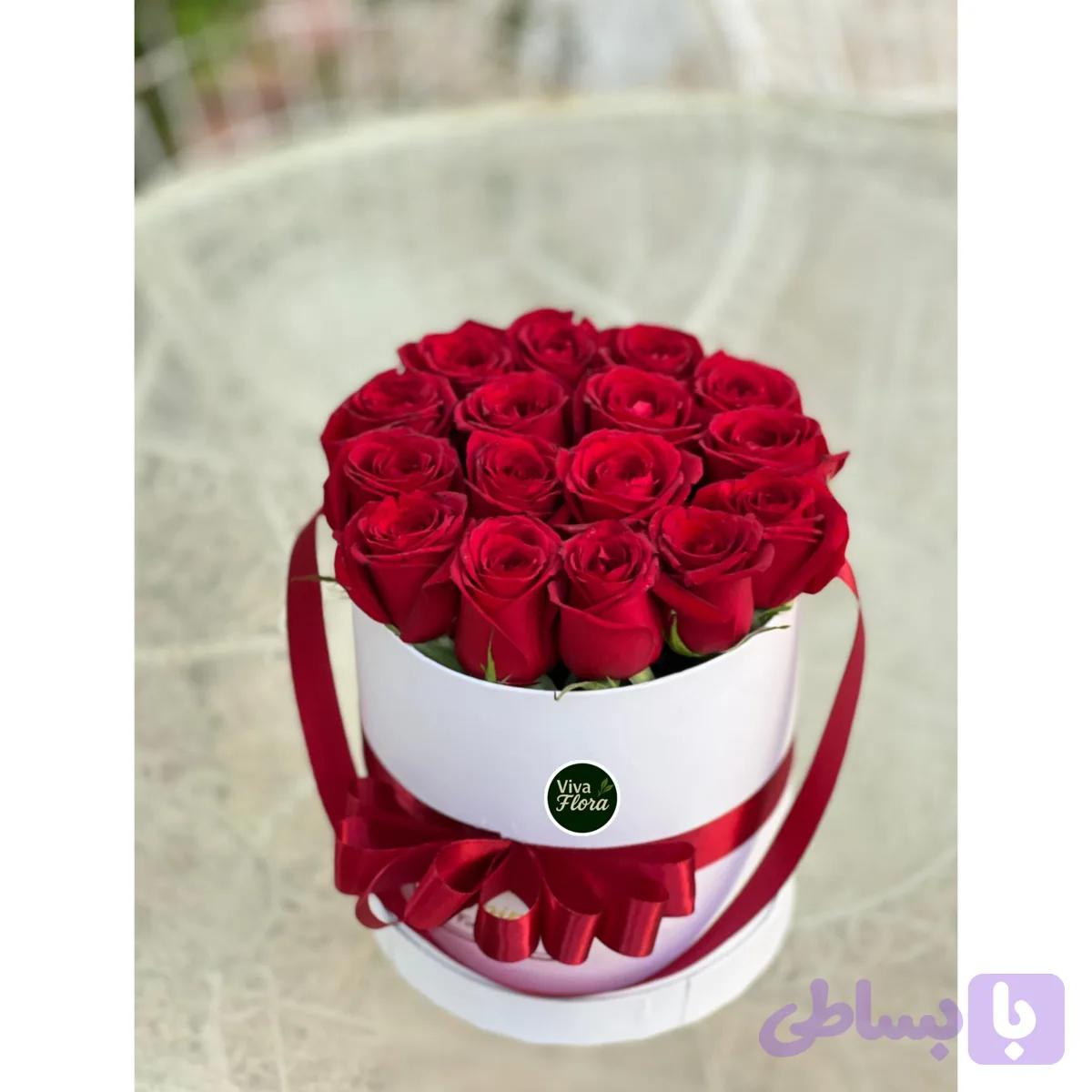 باکس گل رز قرمز هلندی 16 شاخه