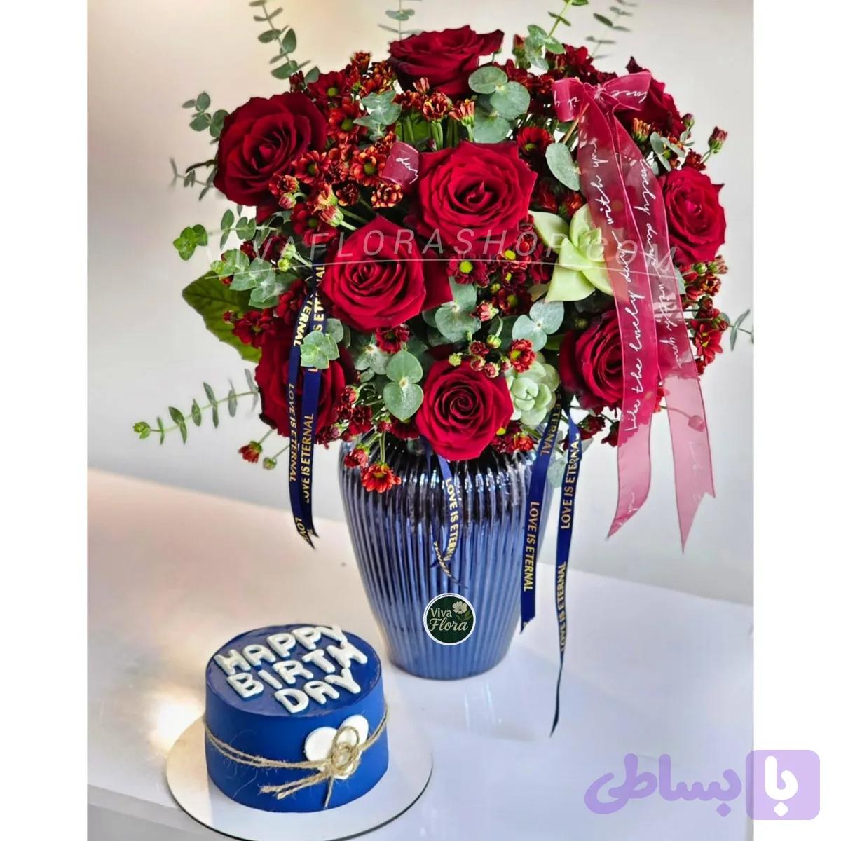 جار گل و کیک شیرینی صبحدم