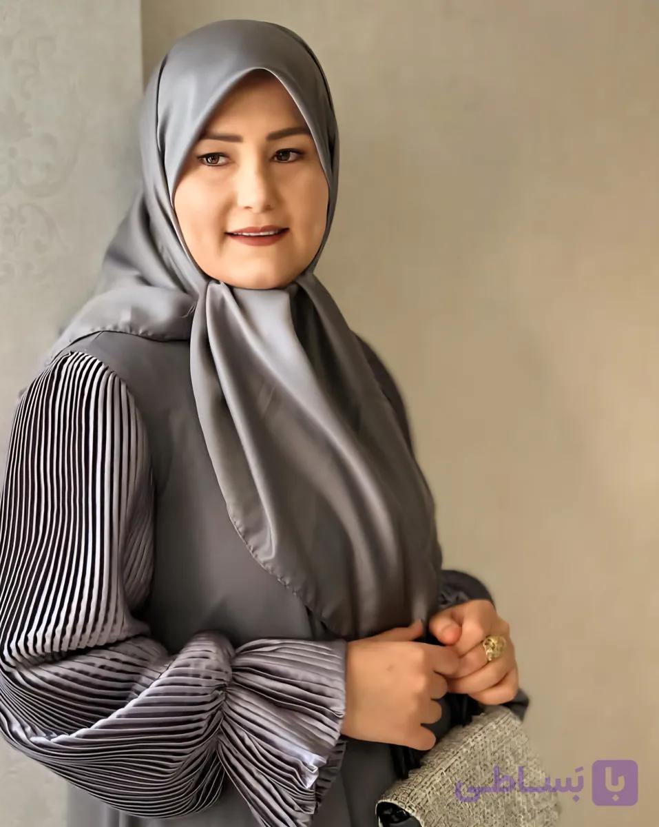 روسری ساتن وارداتی قواره ۱۰۰ رنگ طوسی پررنگ