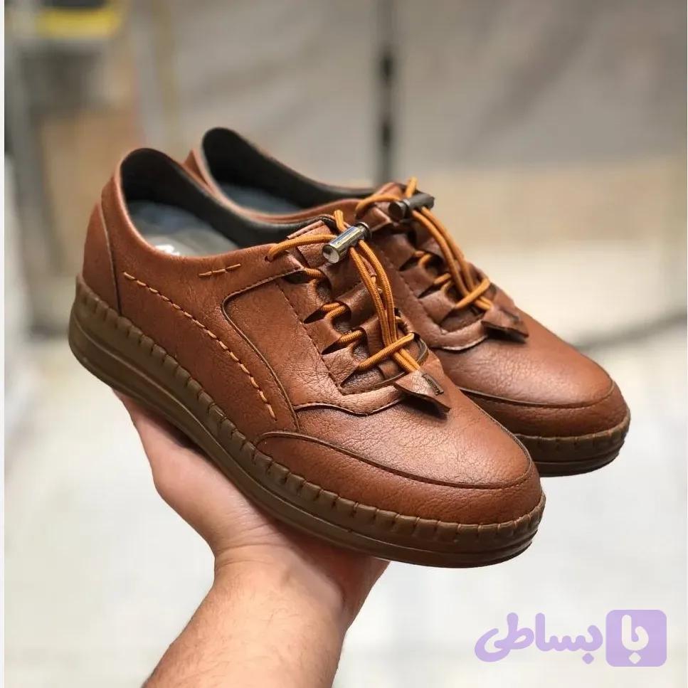 کفش طبی زنانه اسپرت چرم رویال عسلی دور دوخت زیره پیو سبک و نرم مناسب پیاده روی