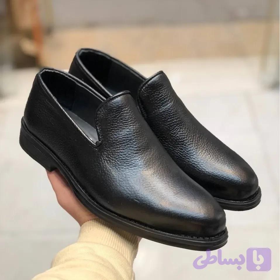 کفش چرم مجلسی مردانه طرح کالج عسلی رویه چرم طبیعی گاوی آستر چرم بزی کفی طبی زیره لاستیک نشکن قالب استاندارد 6 ماه ضمانت