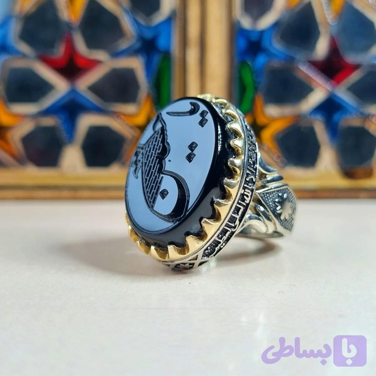 انگشتر نقره روس عقیق مردانه با حکاکی گنبد و نام امام حسین ع رنگ ثابت