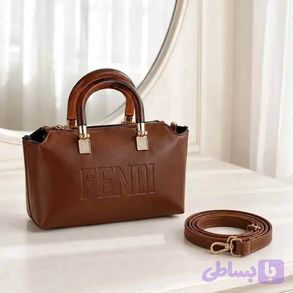 کیف پاسپورتی چرم مصنوعی زنانه ابعاد 19 در 12 در 8 سانتیمتر رنگ مشکی رسمی و مجلسی