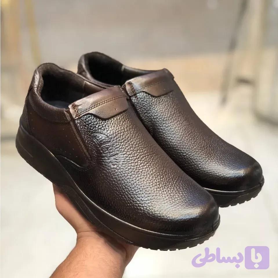 کفش مردانه چرم بندی کلارک قهوه ای سوخته رویه چرم طبیعی گاوی زیره پیو طبی