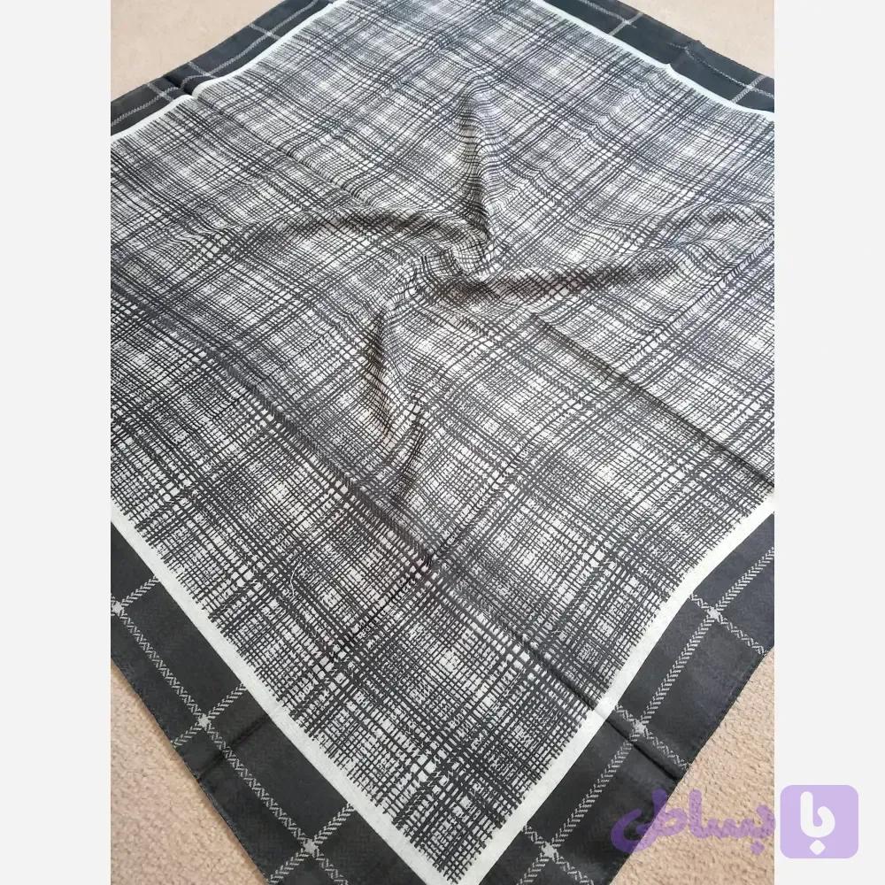 روسری نخی چهارخونه مشکی سفید قواره 100 سانتیمتر