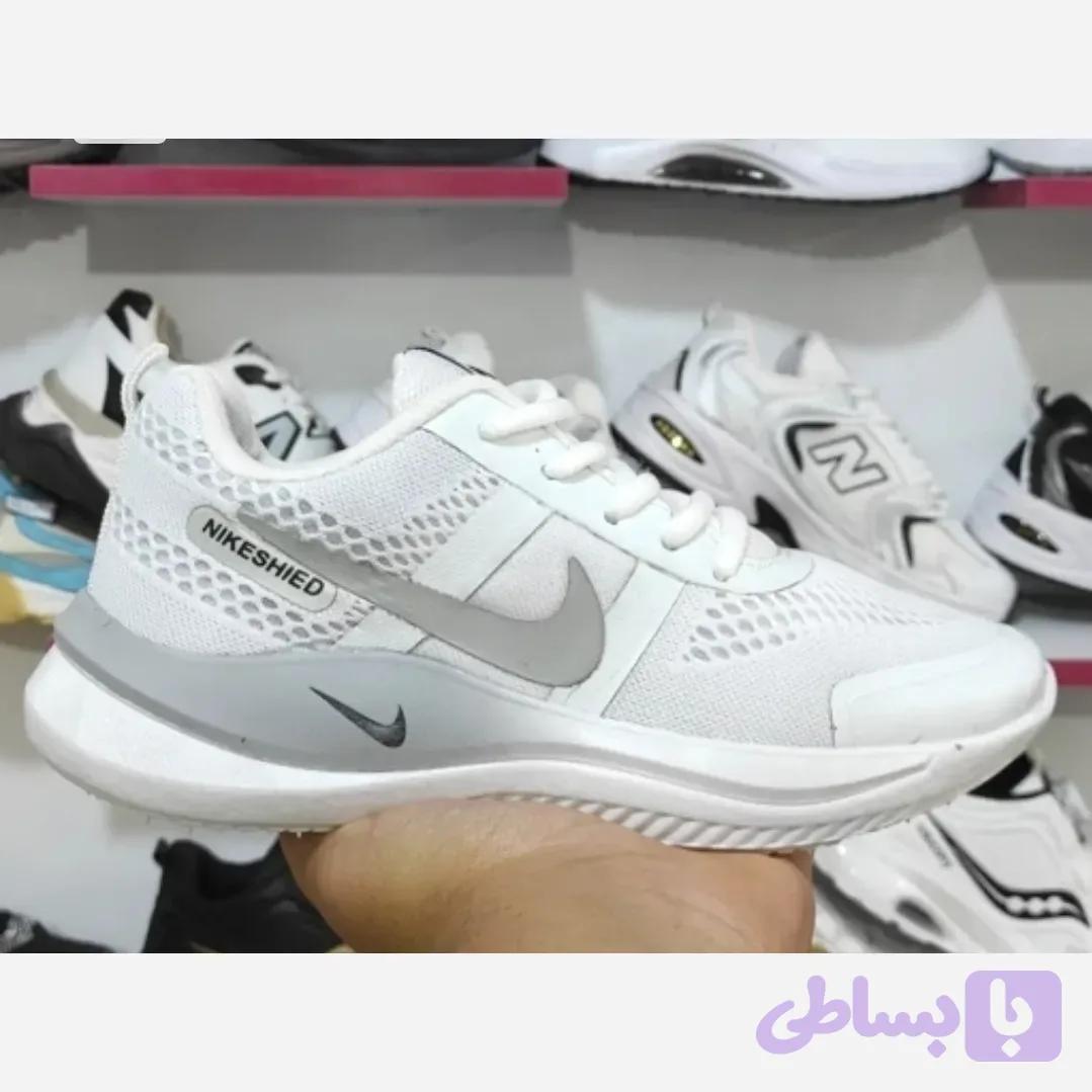 کفش اسپرت مردانه سفید نایکی سایز 37 پیاده روی
