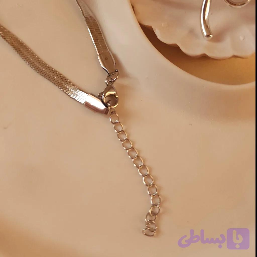گردنبند تک لاین ماری نقره ای — تصویر 1